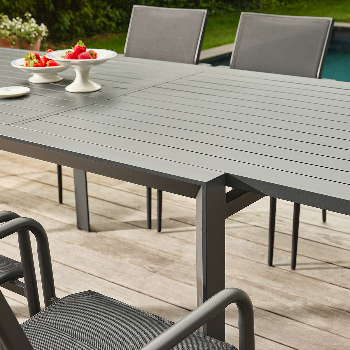 BASALT - Salon de jardin en aluminium et textilène extensible gris 6/10 pers.