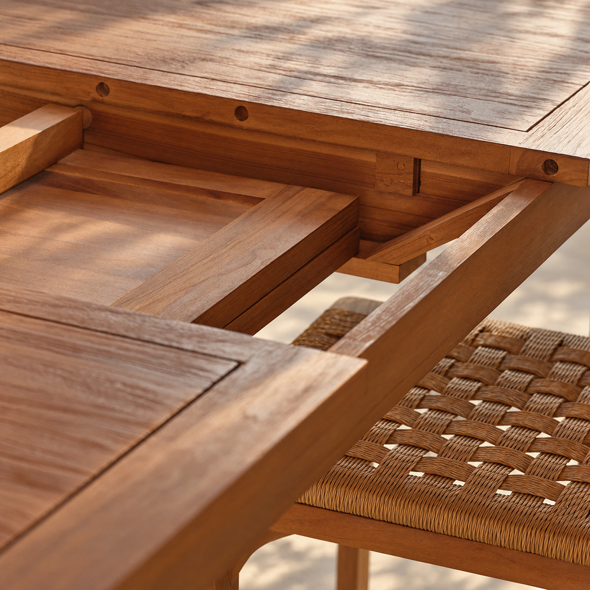 TAB0008-table_en_teck_massif_extensible_8_pers-07.jpg