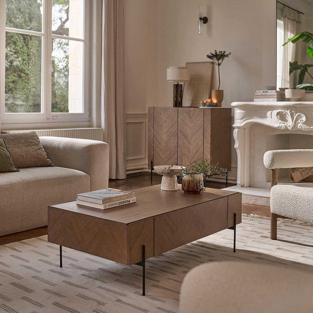 CALIX - Table basse en mindi massif et métal finition noyer 120 cm