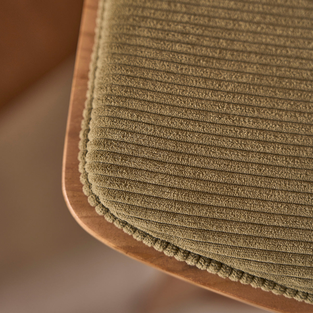 AMBRE - Tabouret de bar en teck massif assise velours cotelé 75 cm