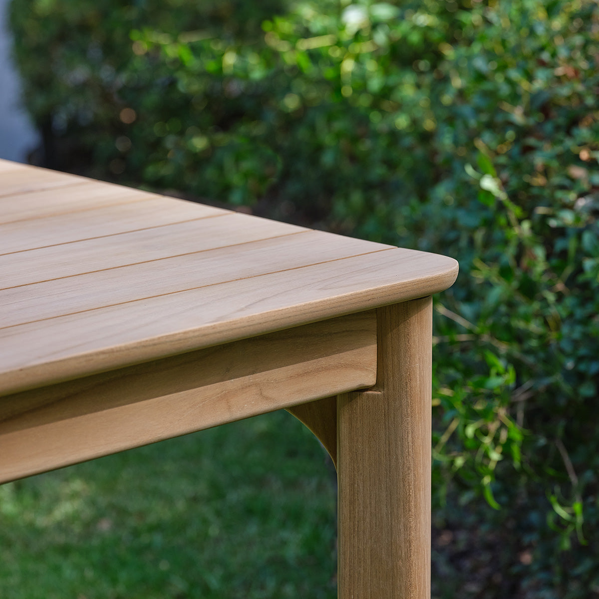 PIANA - Table de jardin en teck massif 8 pers.
