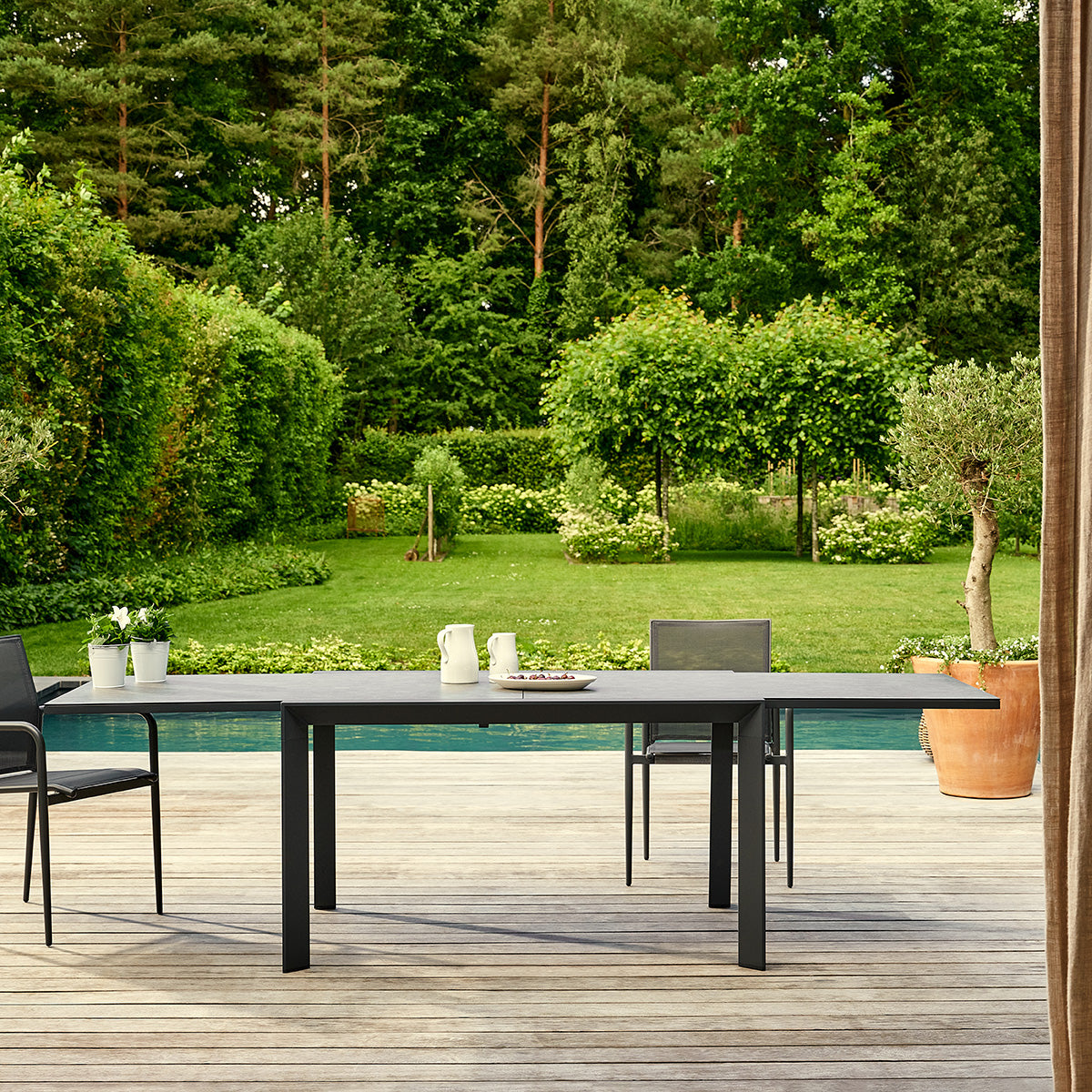 BASALT - Table de jardin en aluminium et verre extensible gris 6/10 pers.