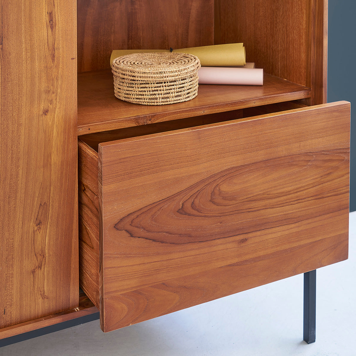 LINA - Armoire en teck massif et métal 110 cm