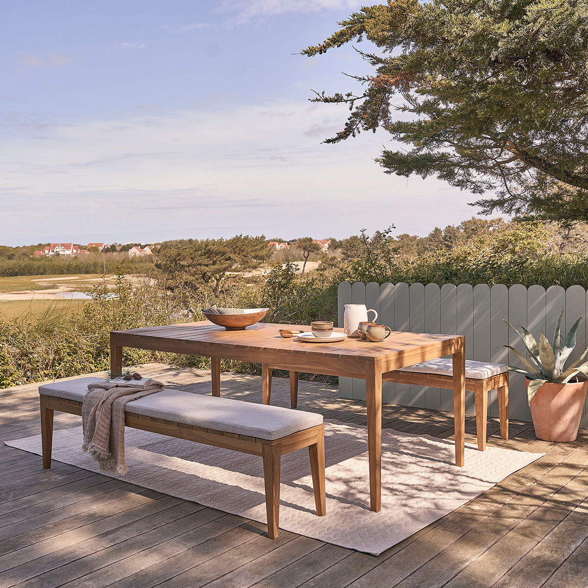 BARI - Salon de jardin en teck massif 6/8 pers. coussins inclus