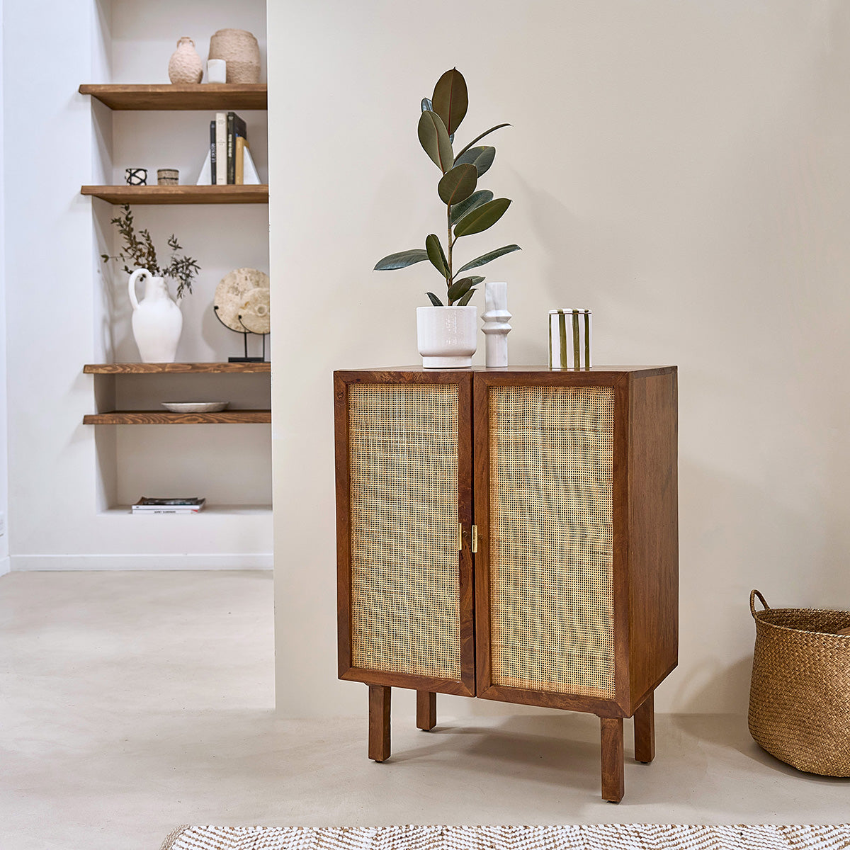 RAPHAEL - Buffet en manguier massif et cannage finition noyer 68 cm