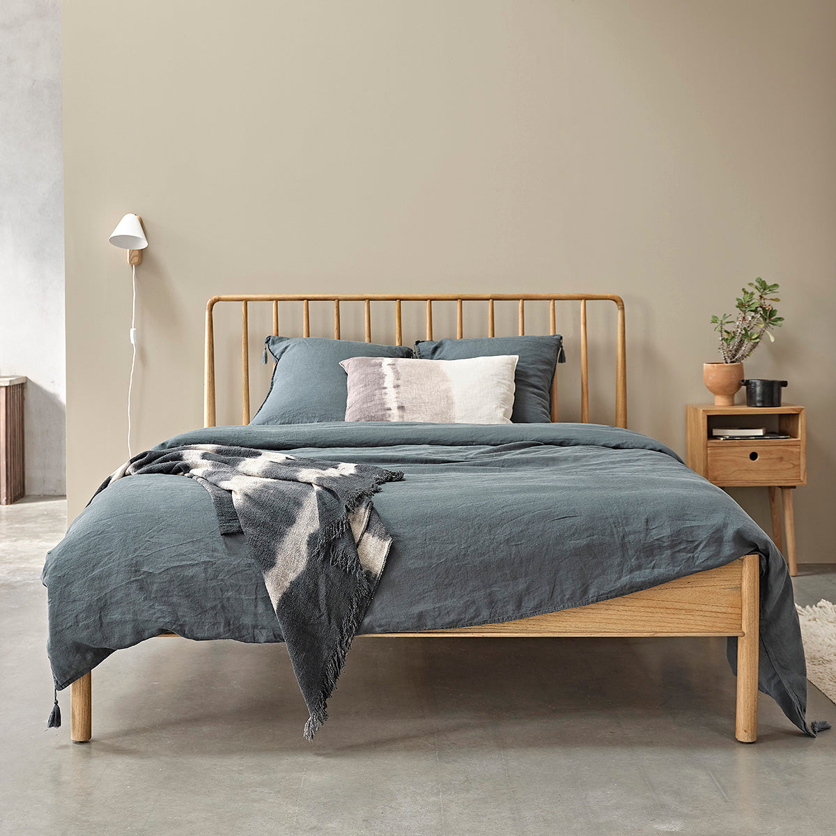 ESMEE - Lit en mindi massif 160 cm