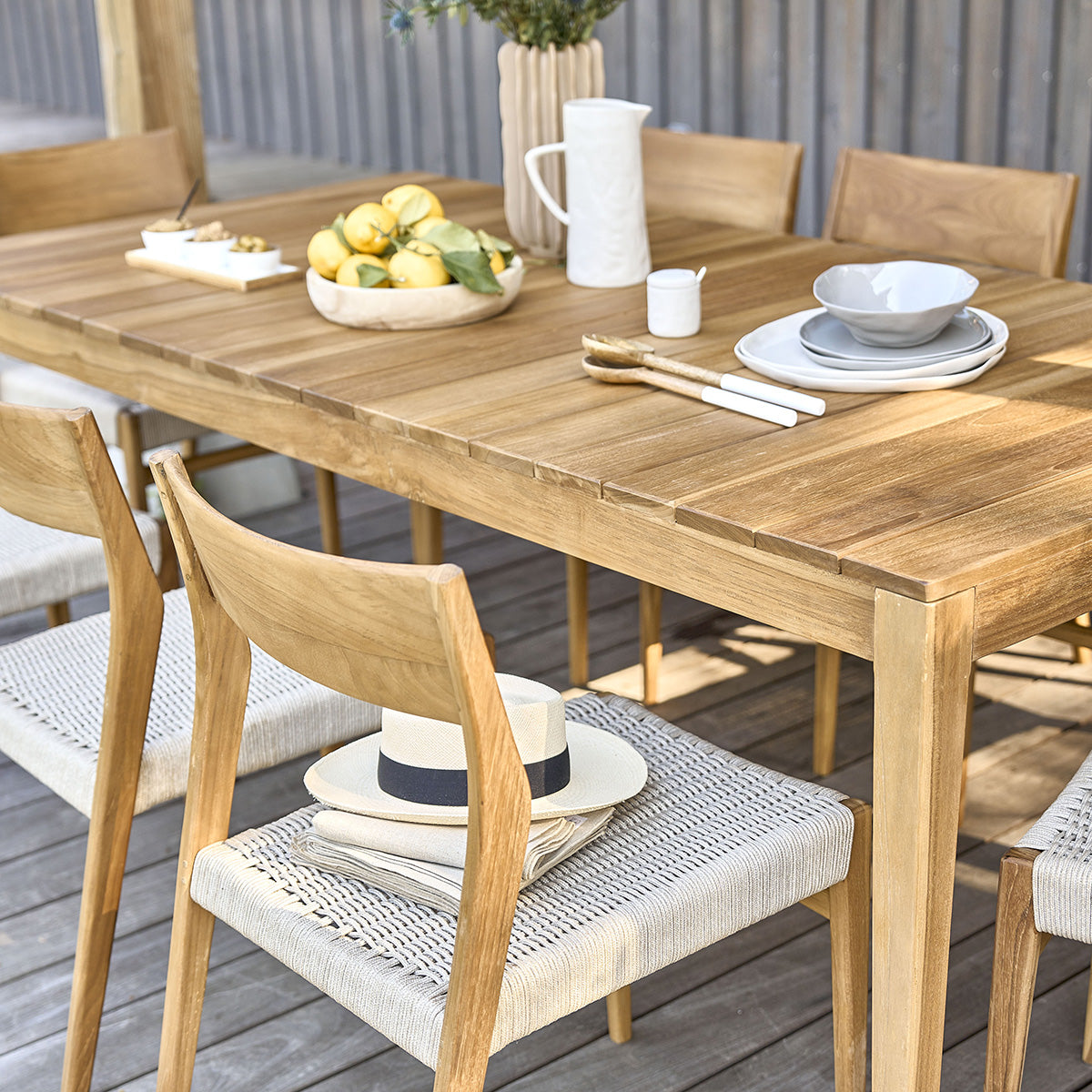 LIVIE - Salon de jardin en teck massif et cordage beige 8 pers.