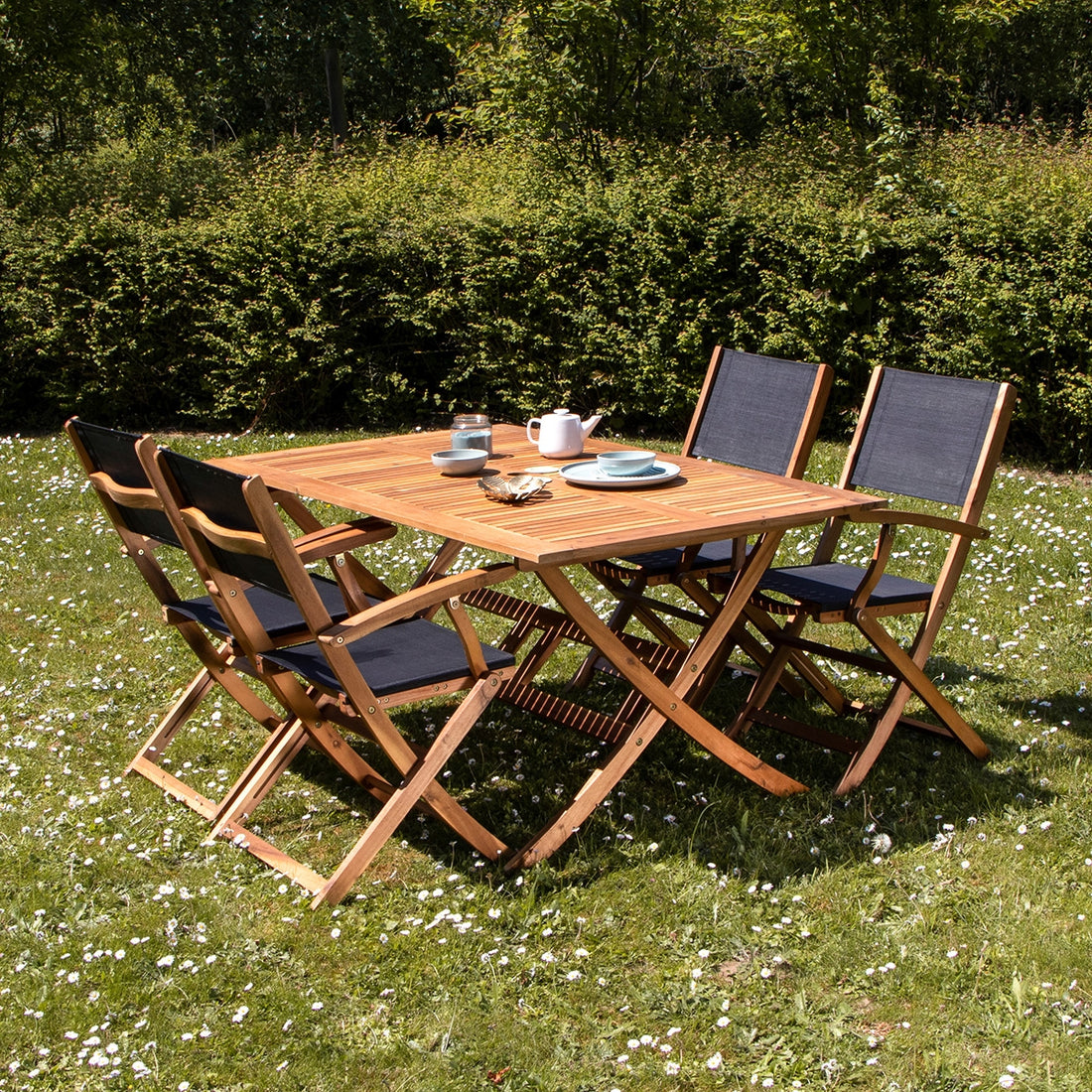HANOÏ - Salon de jardin en acacia massif FSC® et textilène noir 4 pers.