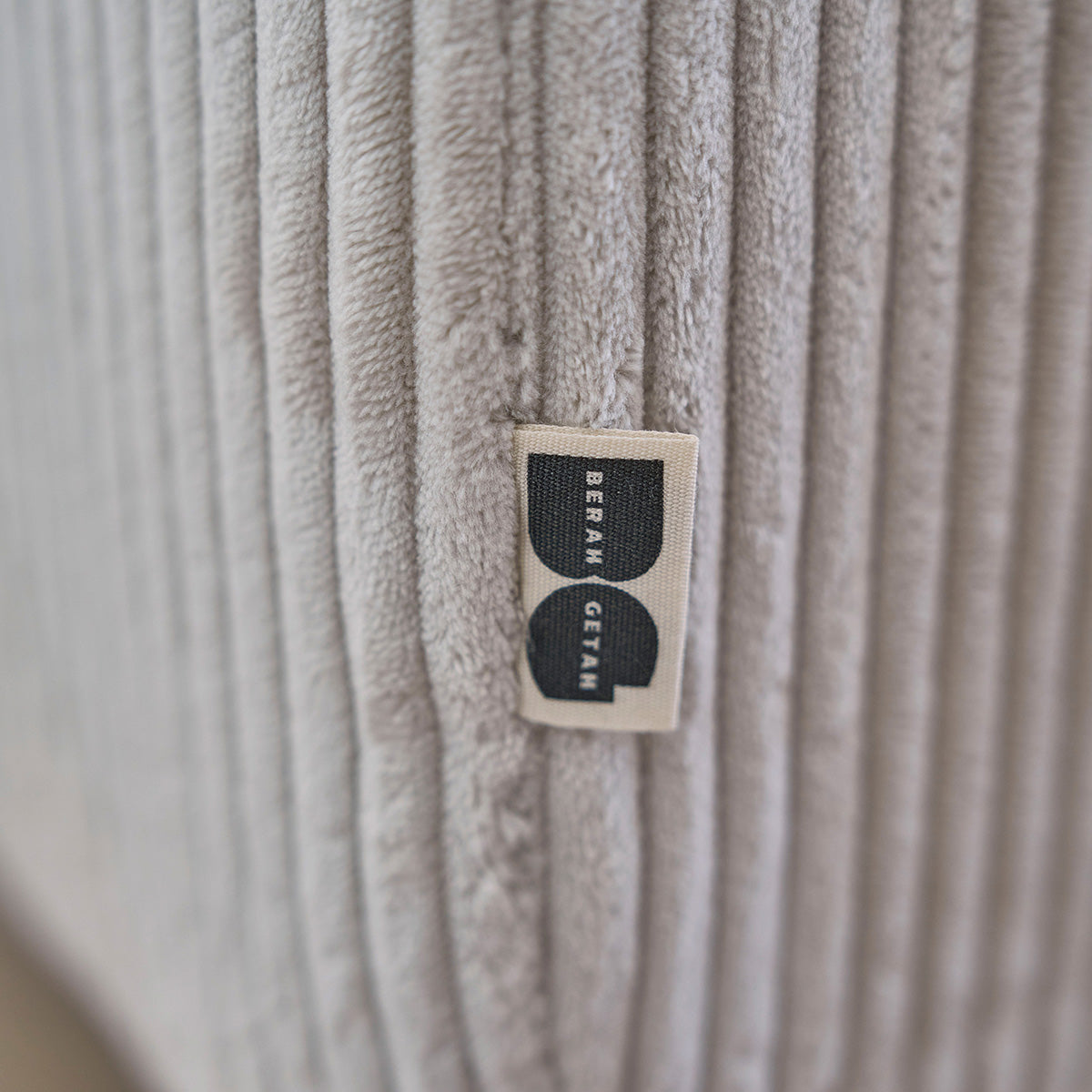 ALPHONSE - Canapé droit 4 places en velours côtelé écru