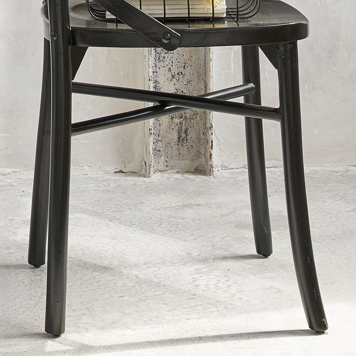 LONDRES - Lot de 2 chaises bistrot en acajou massif noires