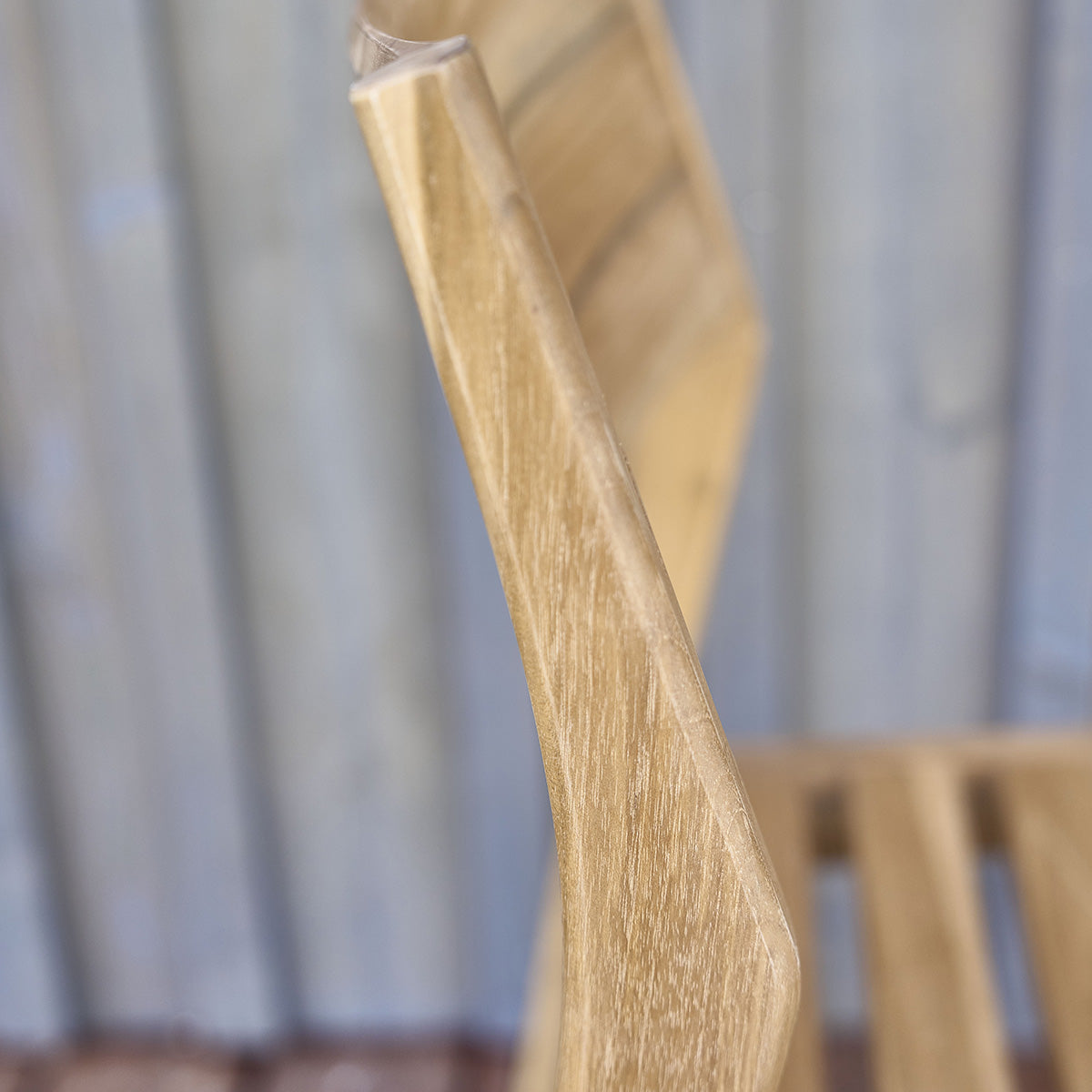 19B-chaise_de_jardin_en_teck_massif_lot_de_2-04.jpg