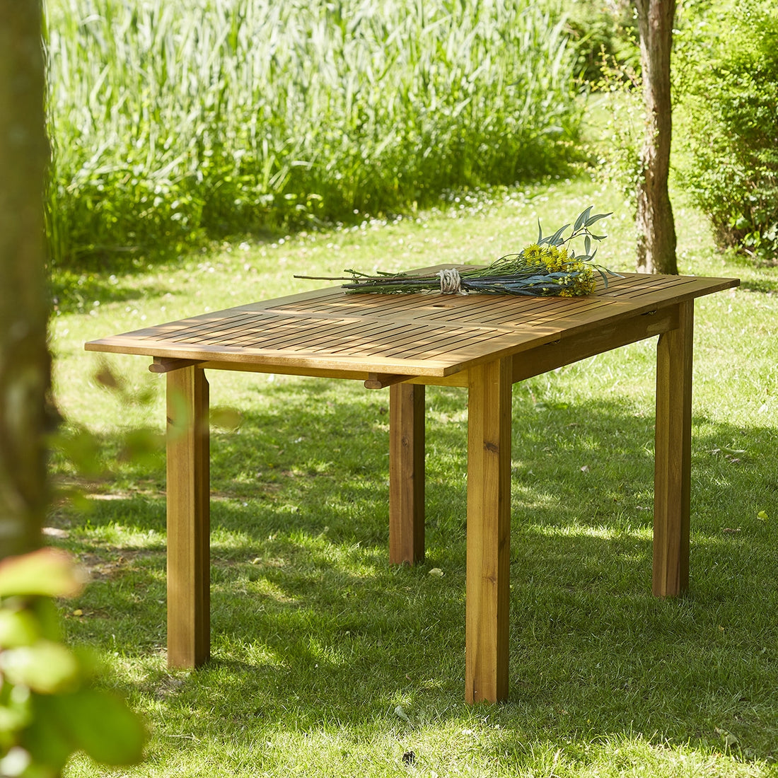 HANOÏ - Table de jardin en acacia extensible 6 pers.