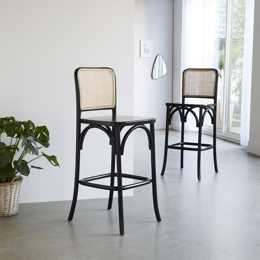 ARON - Lot de 2 tabourets de bar en acajou massif et cannage