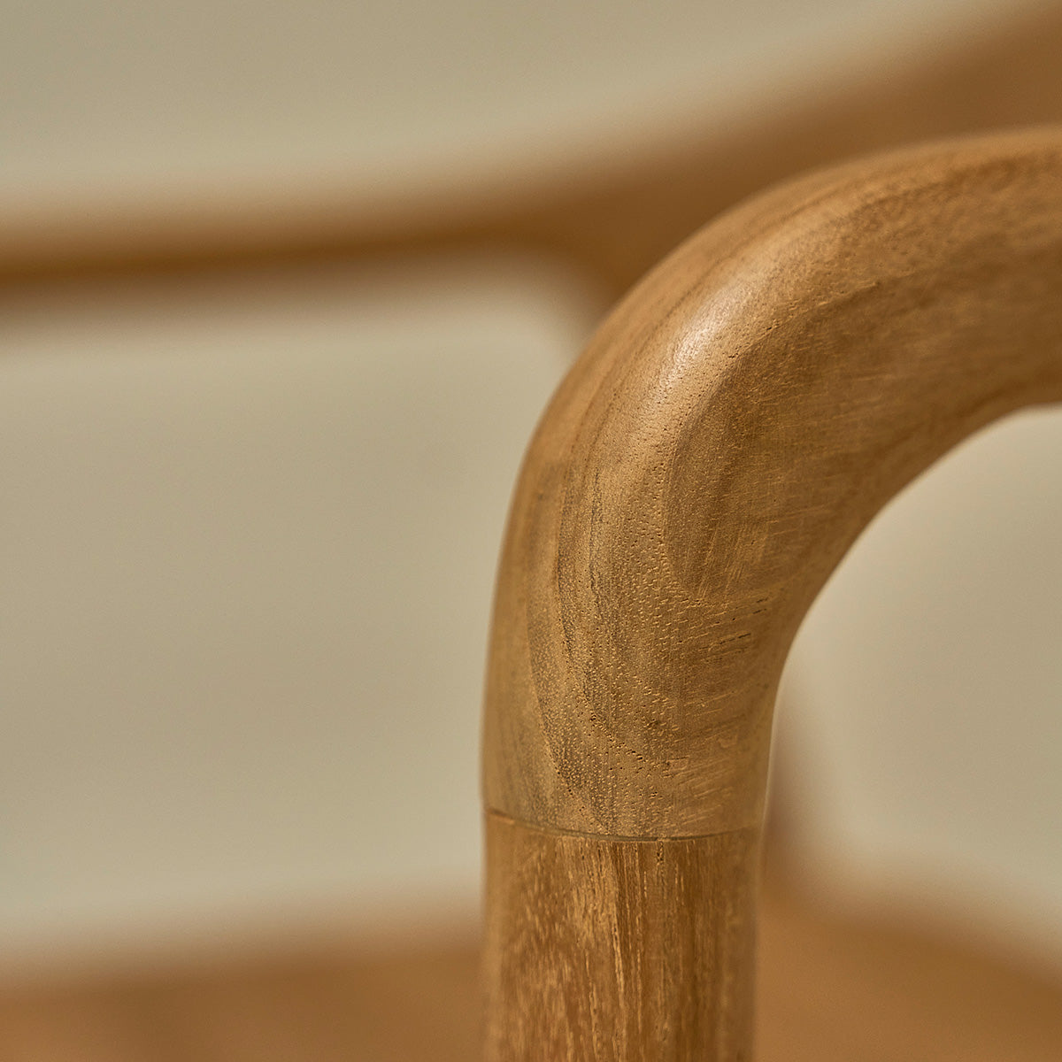 AMBRE - Lot de 2 chaises en teck massif