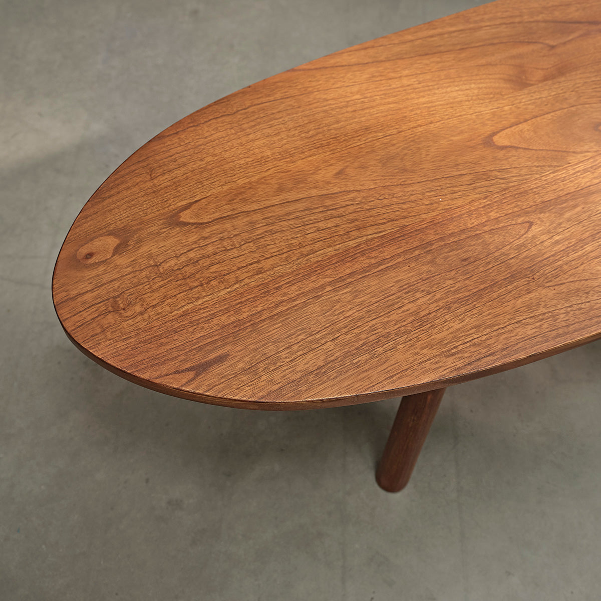 MILO - Table basse en mini  massif finition noyer 160 cm