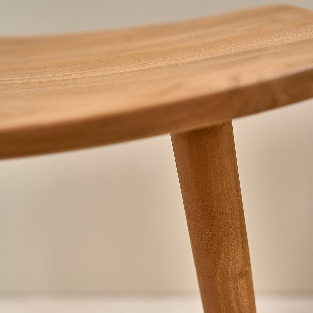 AMBRE - Tabouret en teck massif 65 cm