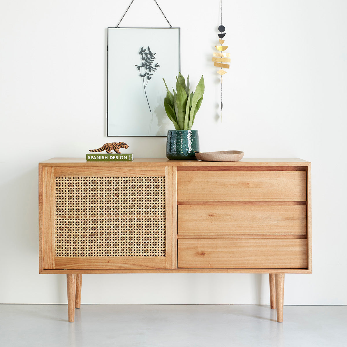 HANA - Buffet en mindi massif et cannage 135 cm