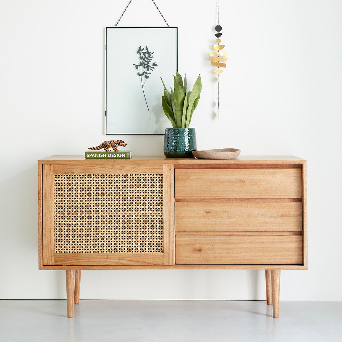 HANA - Buffet en mindi massif et cannage 135 cm