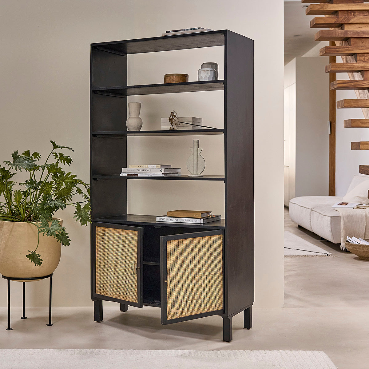 BLAISE - Bibliothèque en manguier massif noire et cannage 170 cm