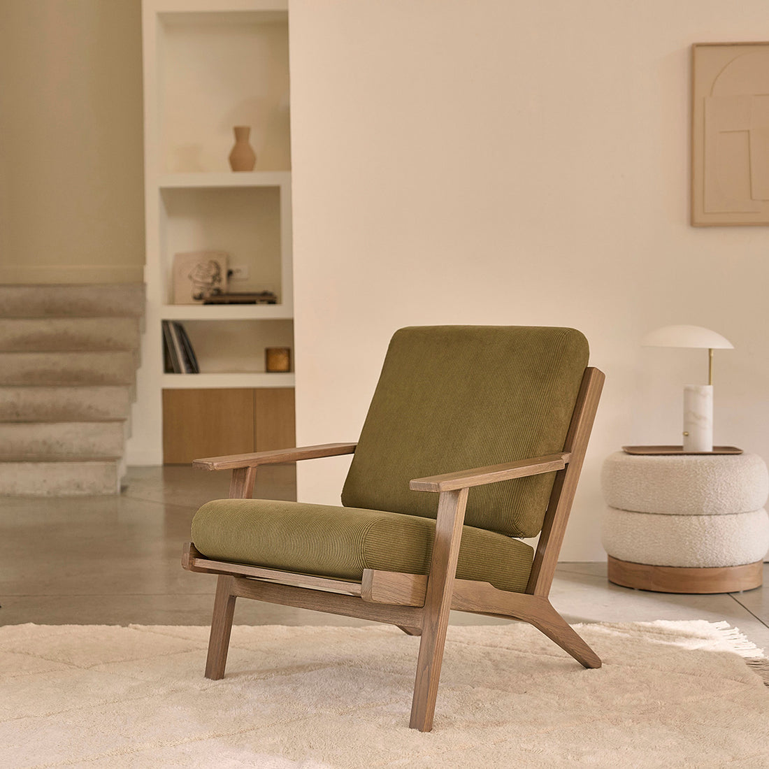 ACHILLE - Fauteuil en mindi massif foncé et velours côtelé vert