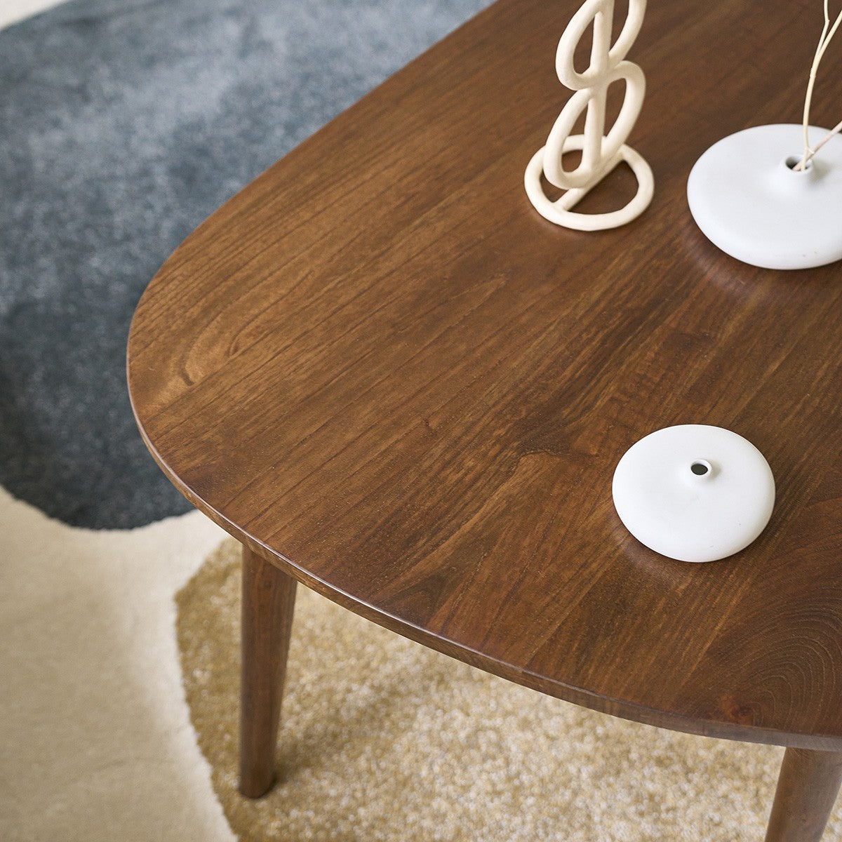 BRUNE - Lot de tables basses en mindi massif finition noyer