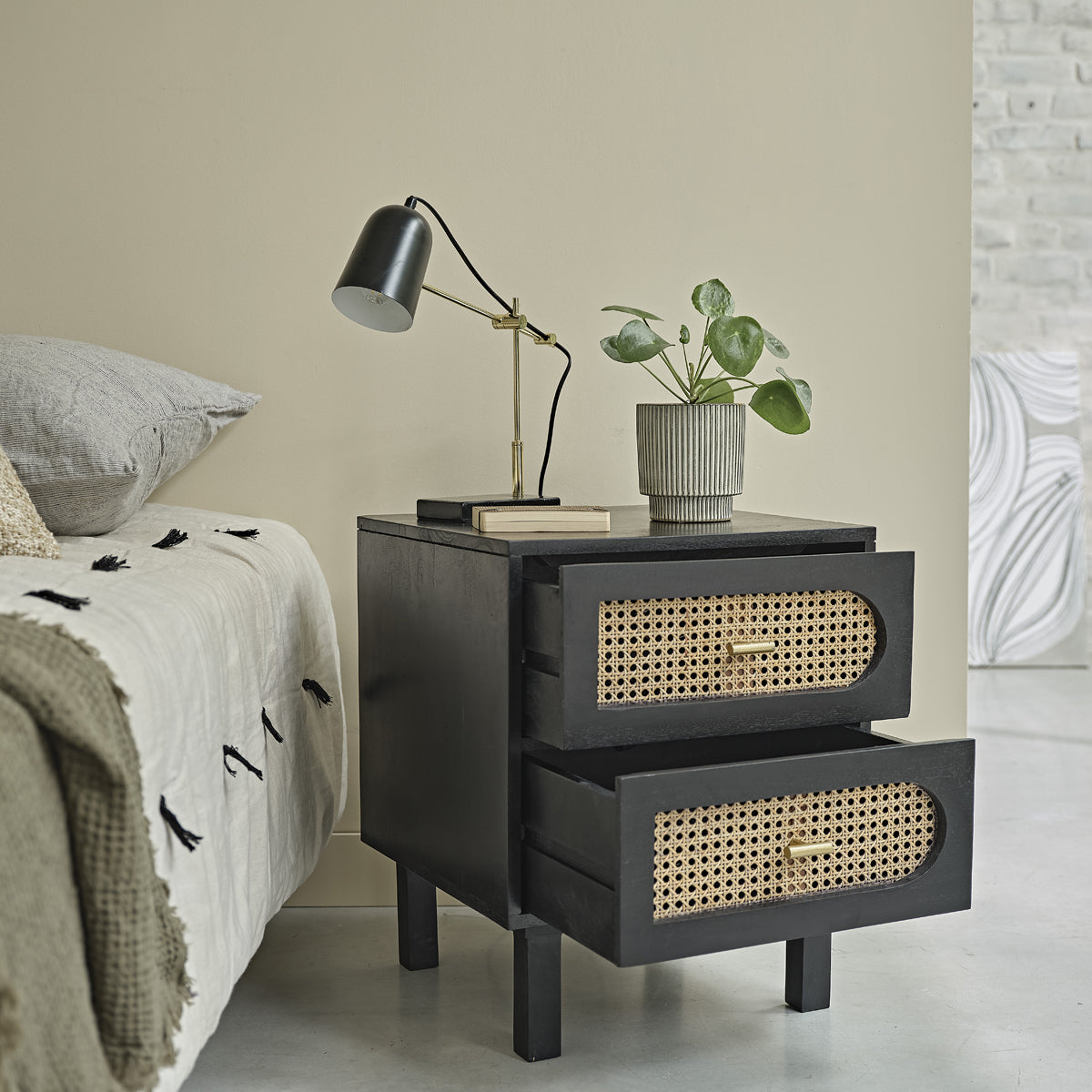 ZULMA - Table de chevet en manguier massif et cannage 45 cm