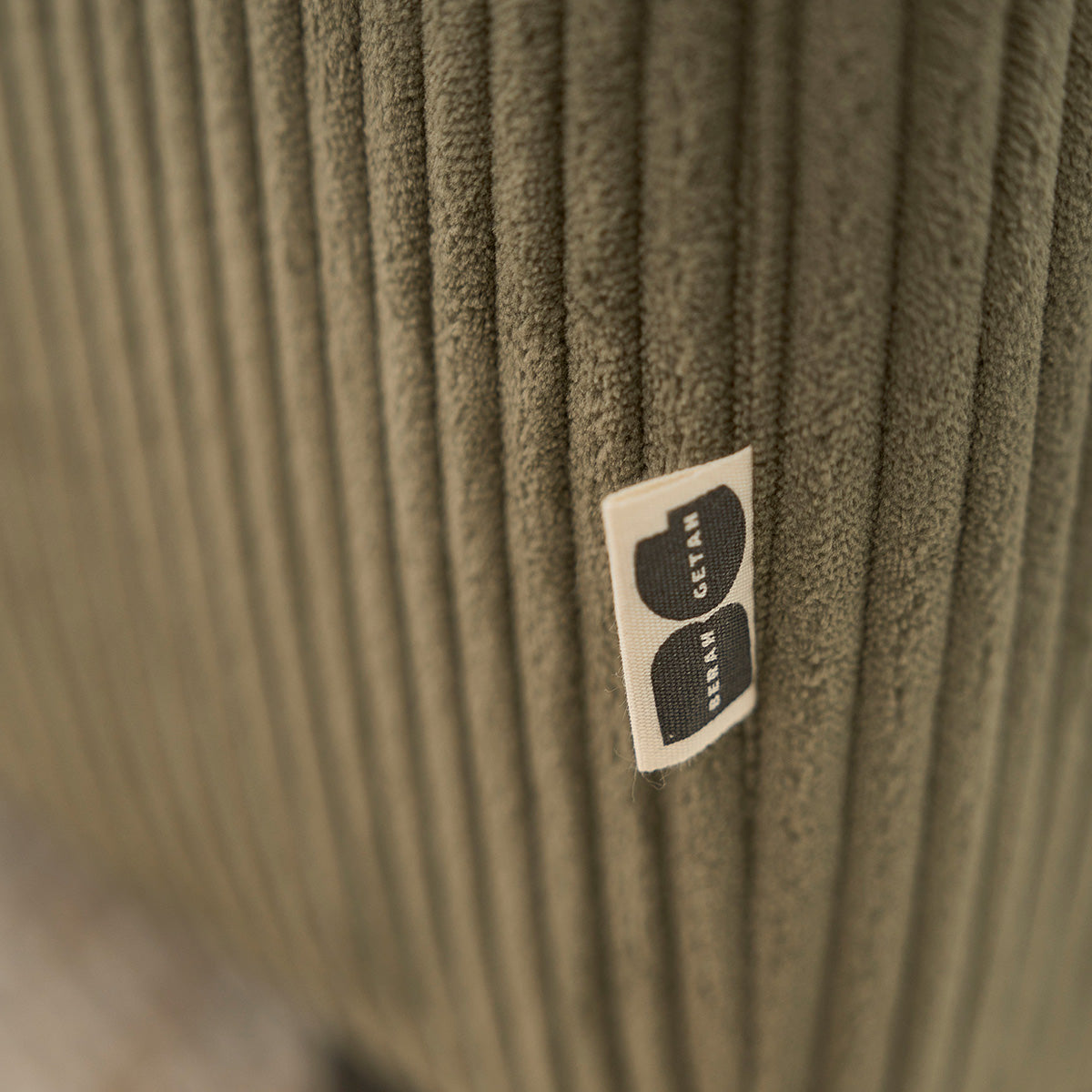 ALPHONSE - Canapé droit 4 places en velours côtelé kaki