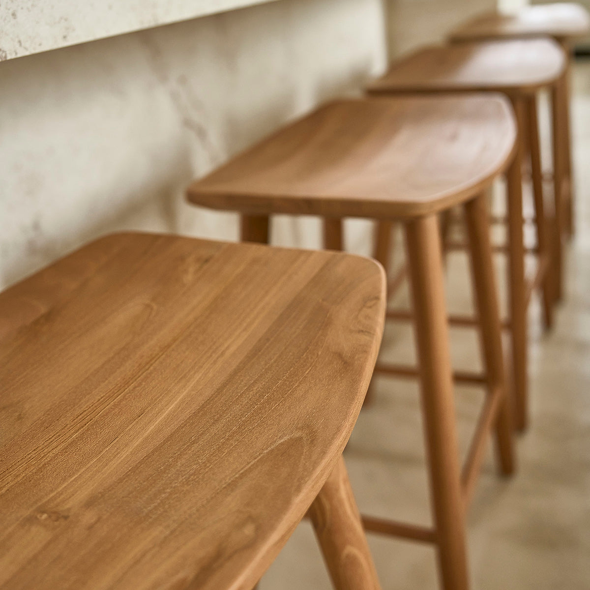 AMBRE - Tabouret en teck massif 65 cm