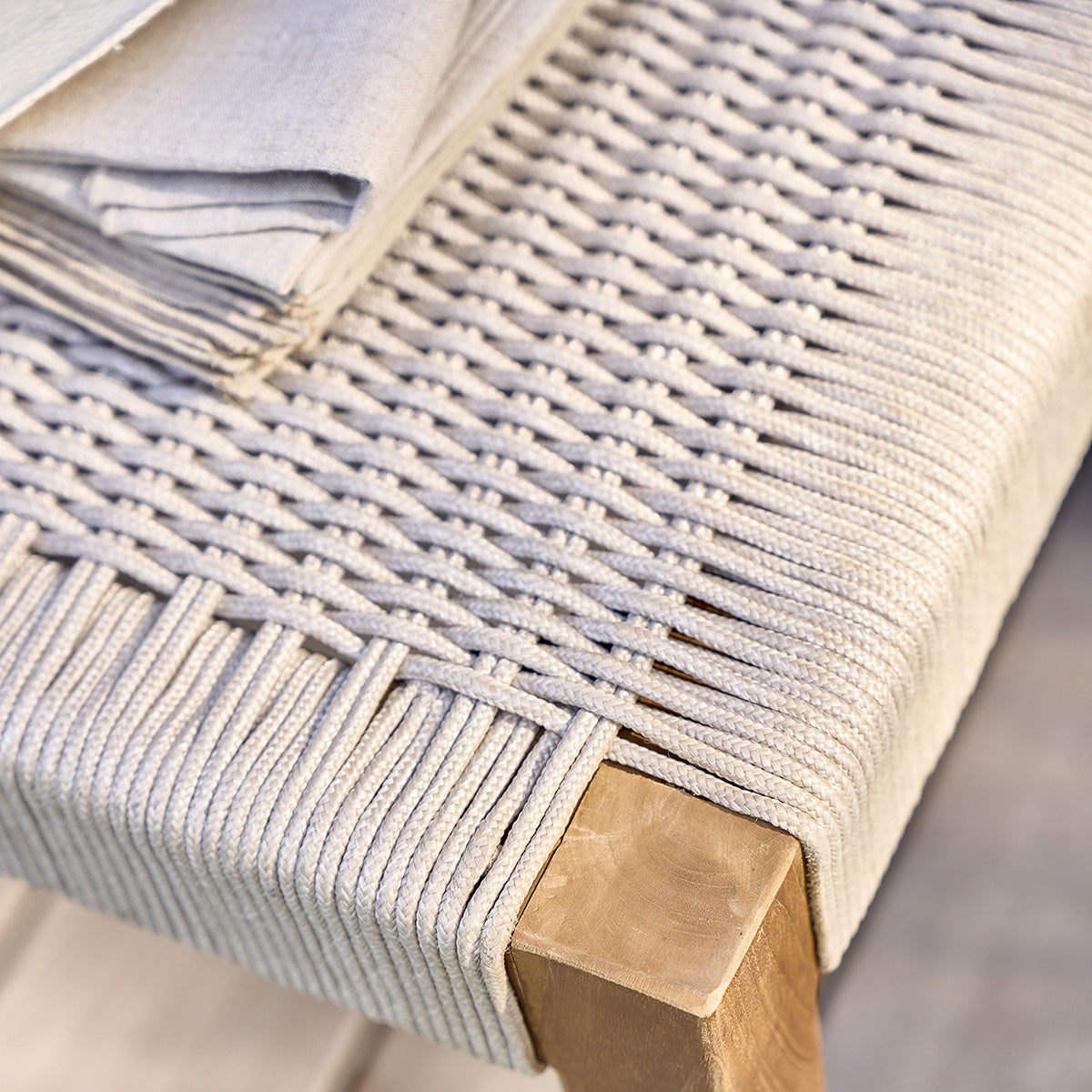 LIVIE - Banc de jardin en teck massif et cordage beige