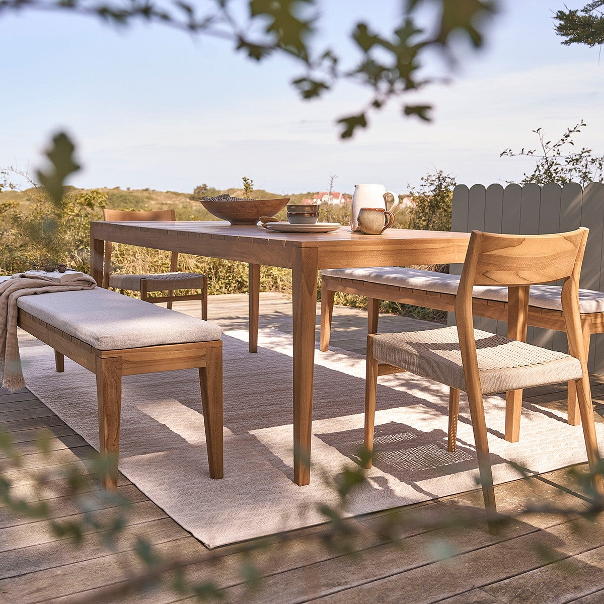BARI - Banc de jardin en teck massif 180 cm avec coussin
