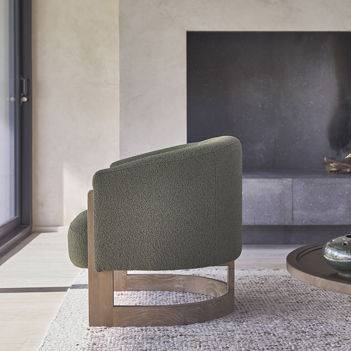 MALO - Fauteuil en chêne massif et tissu bouclette kaki