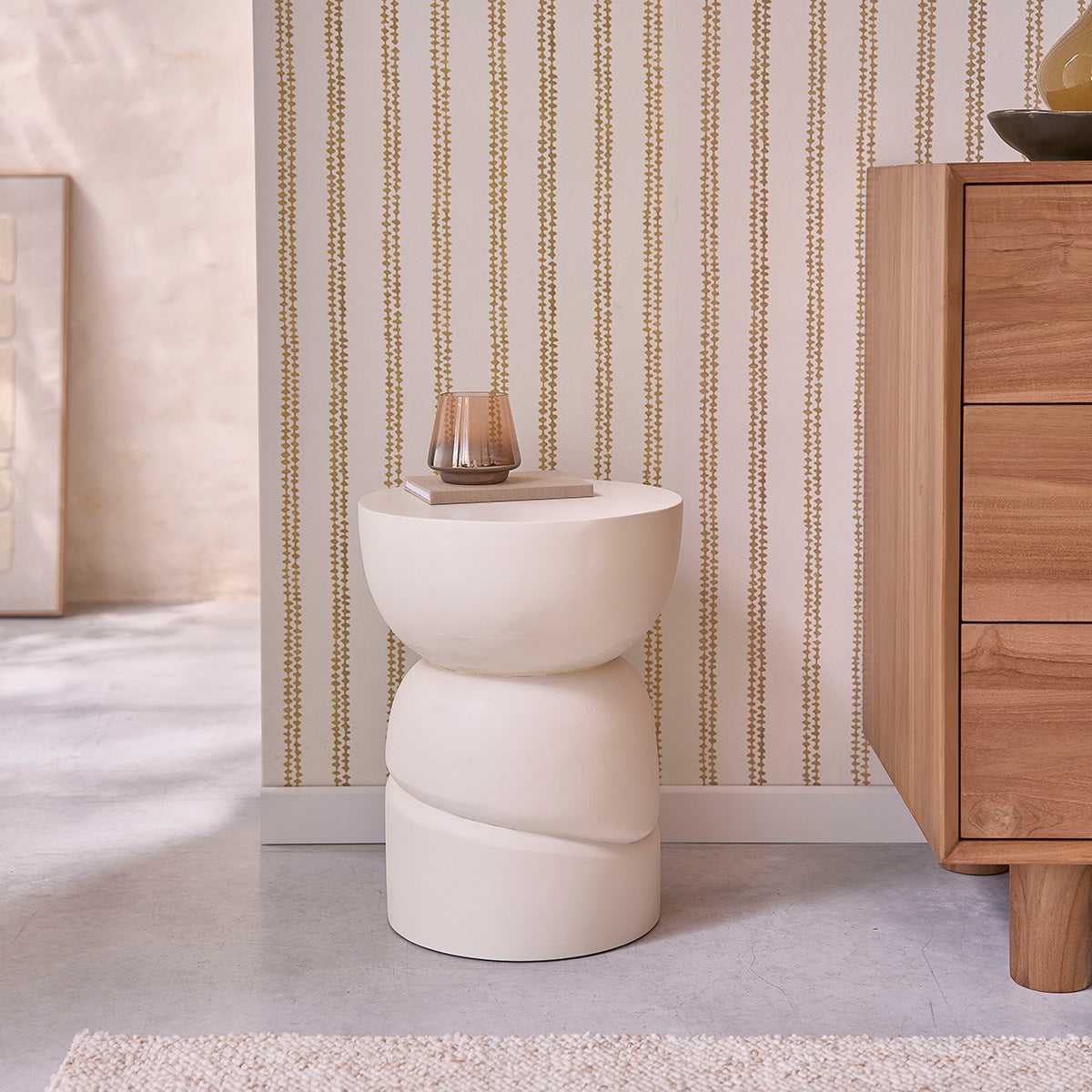 ORION - Table d'appoint en manguier massif effet béton