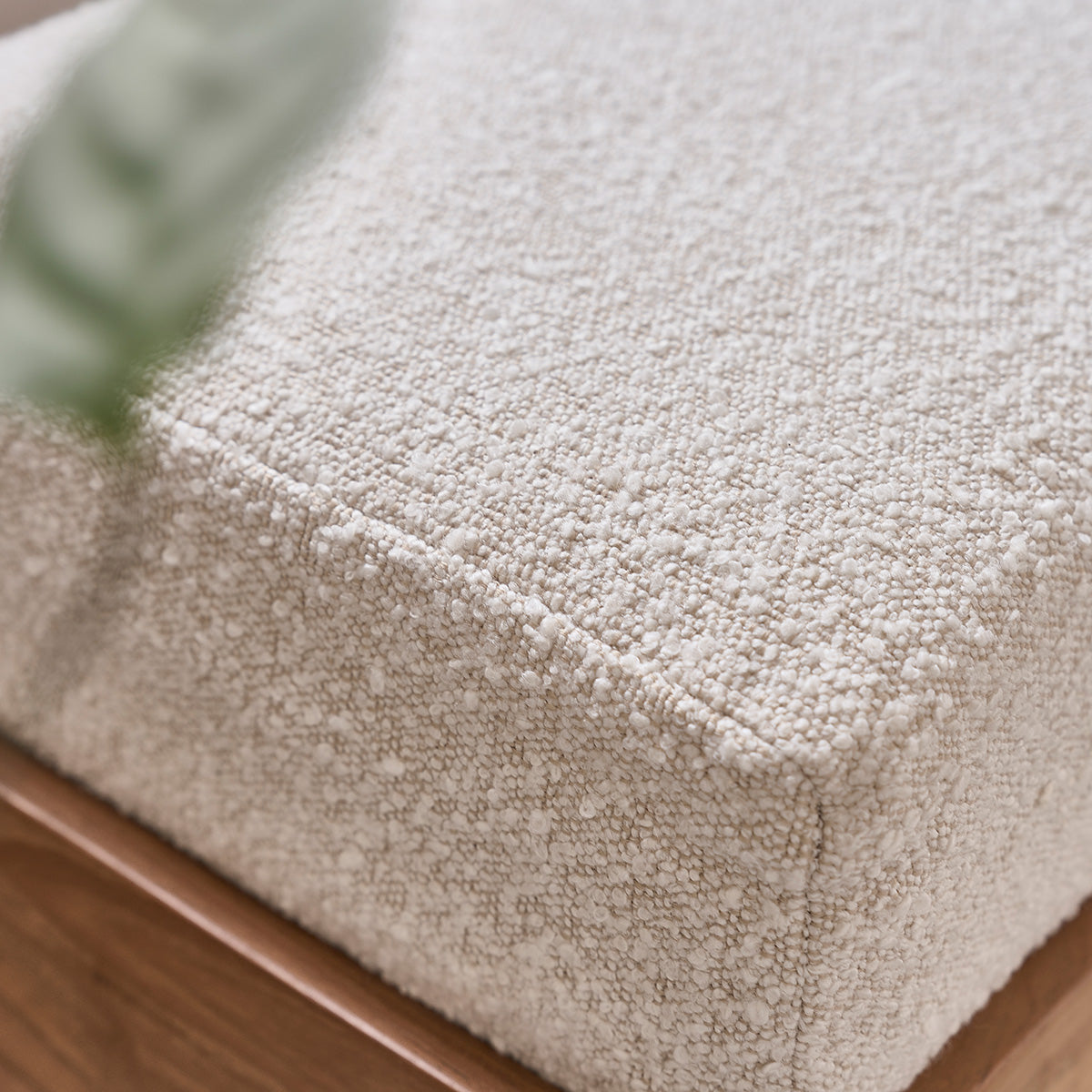 THÉODORE - Banc en teck massif et tissu bouclette 140 cm