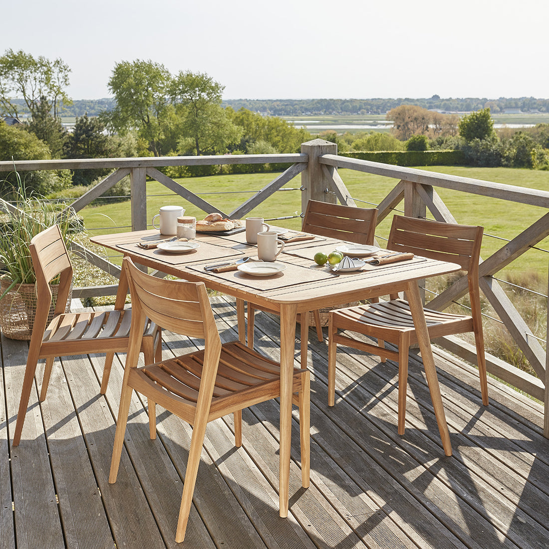 APRIL - Salon de jardin en teck massif 4/6 pers.