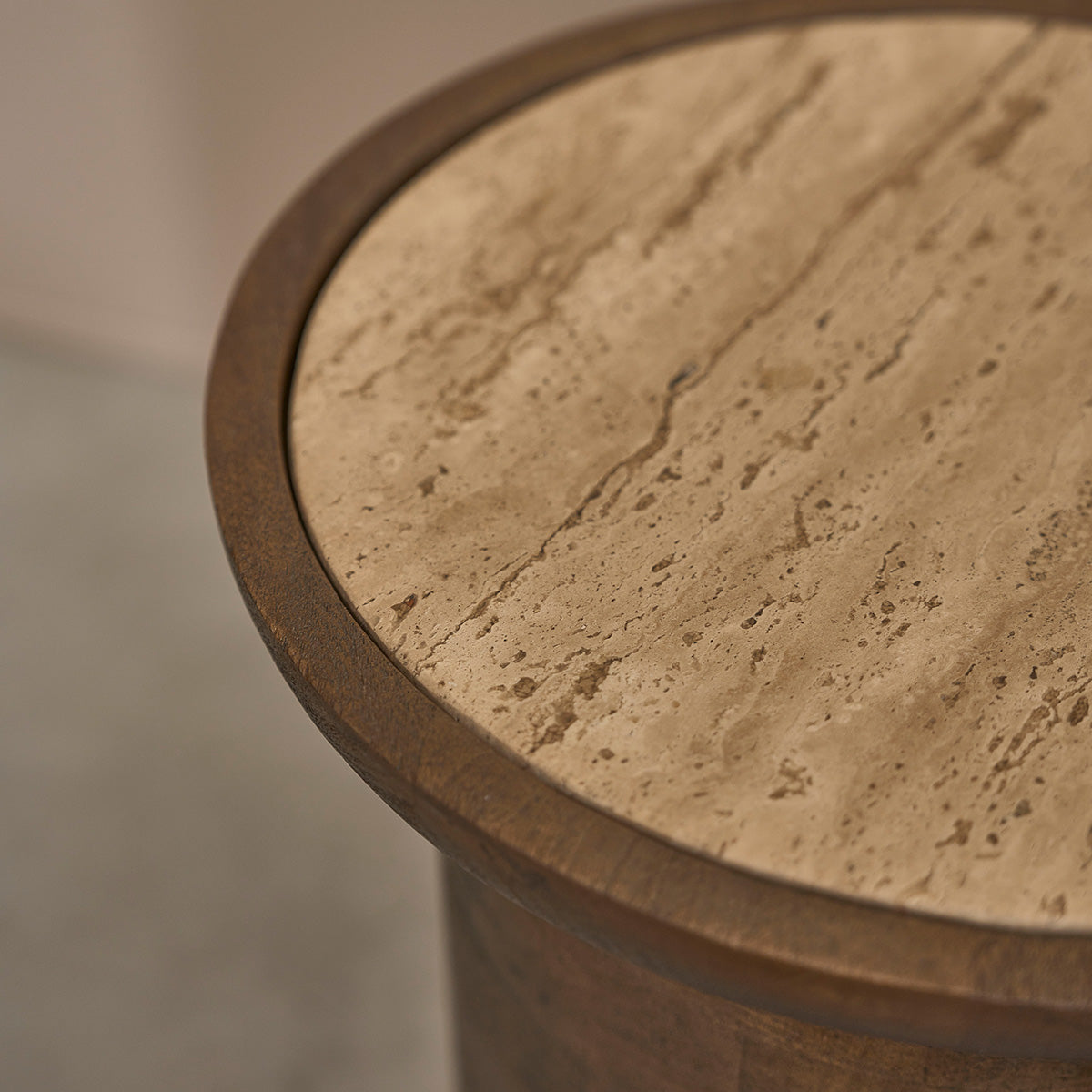 TAA0005-table_dappoint_en_bois_de_manguier_et_travertin_ronde-03.jpg